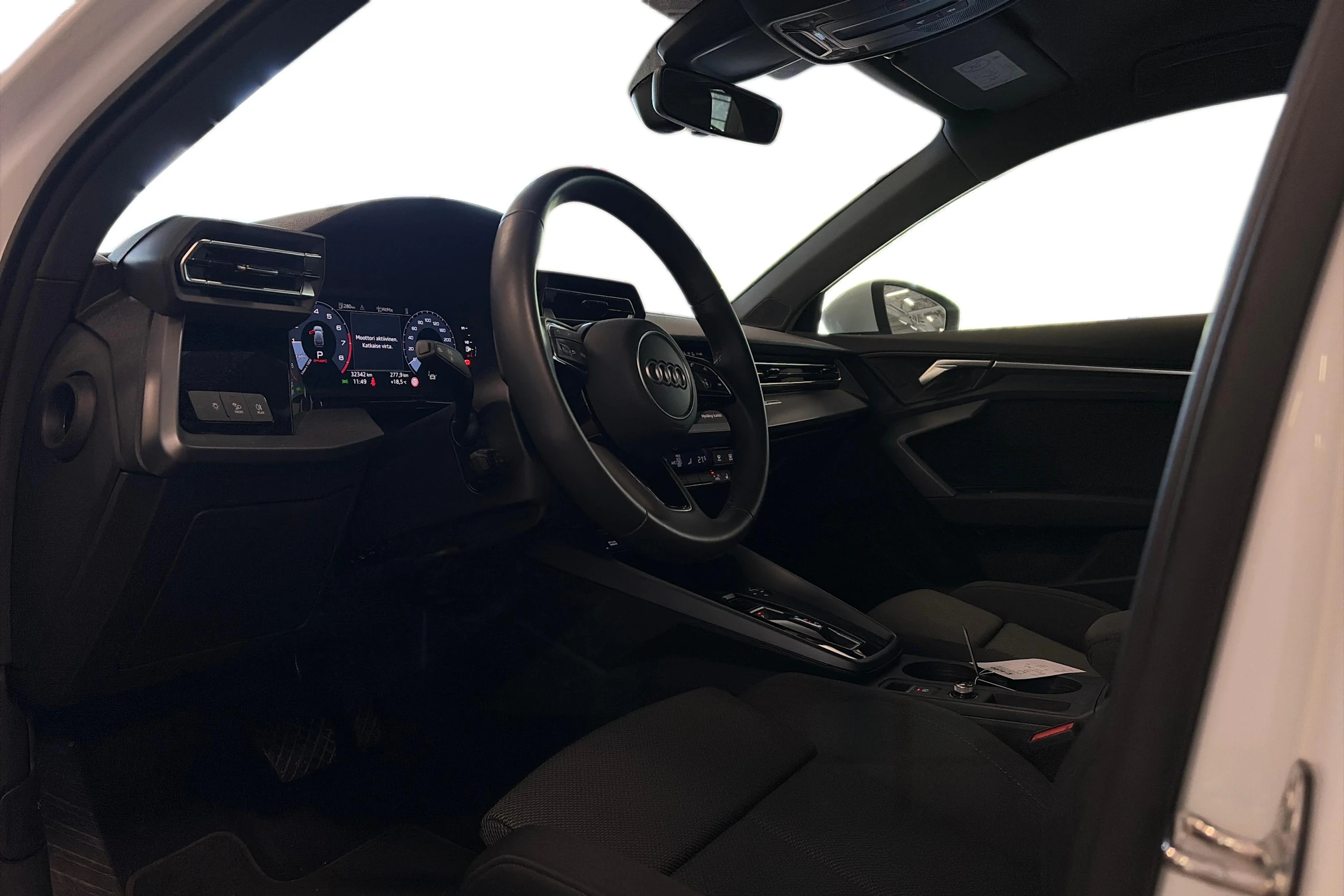 valkoinen Audi A3 2025 kuva 3.