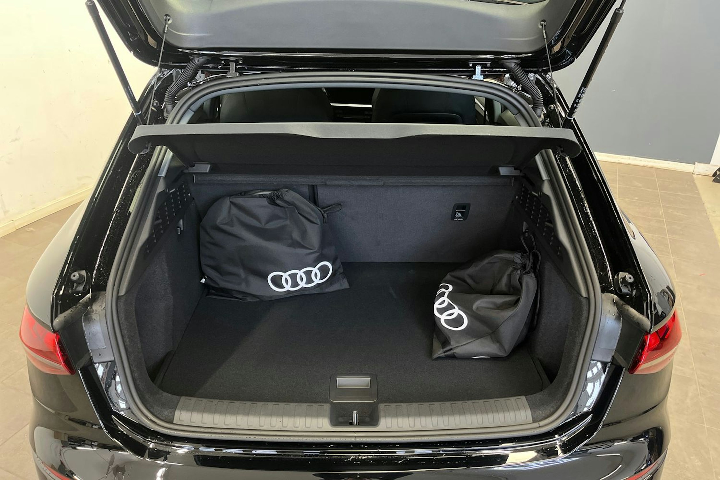 musta Audi A3 2025 kuva 5.