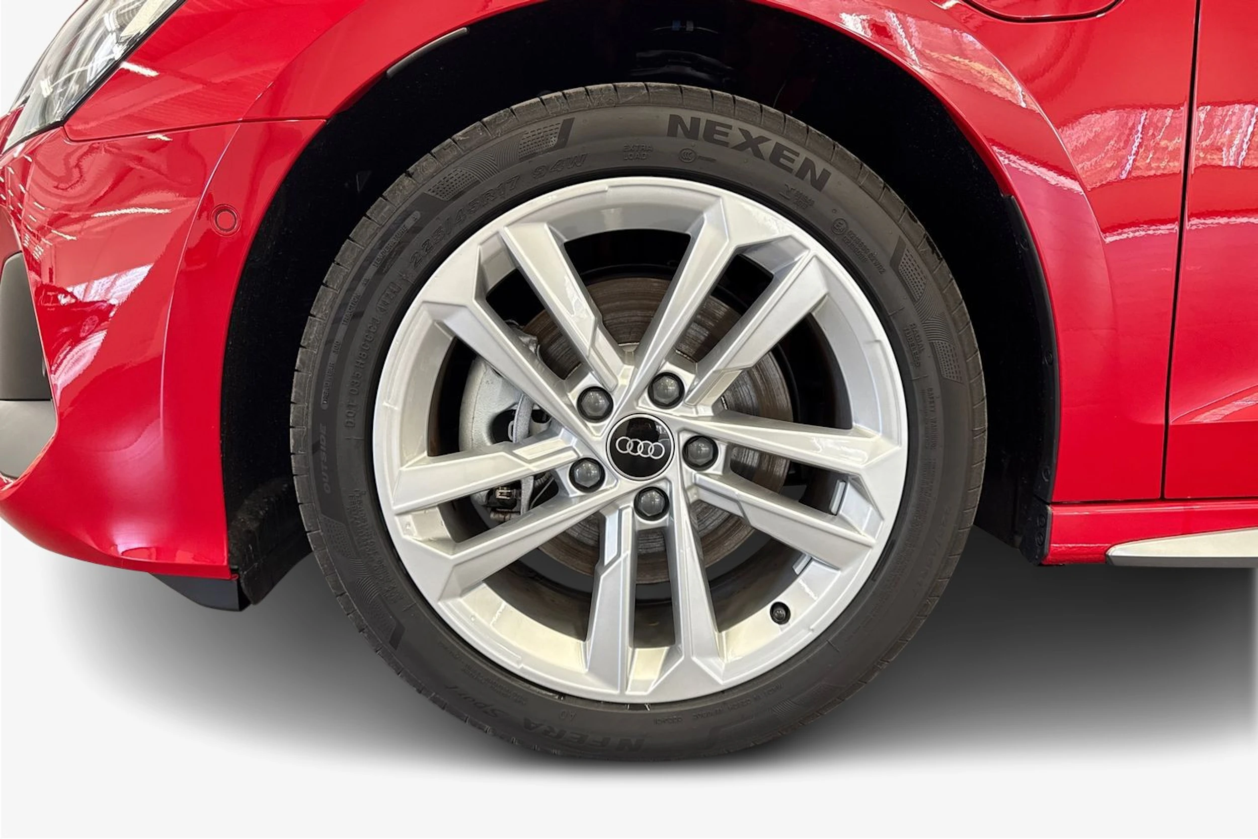 punainen Audi A3 2025 kuva 9.