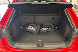 punainen Audi A3 2025 kuva 11.