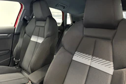 punainen Audi A3 2025 kuva 12.