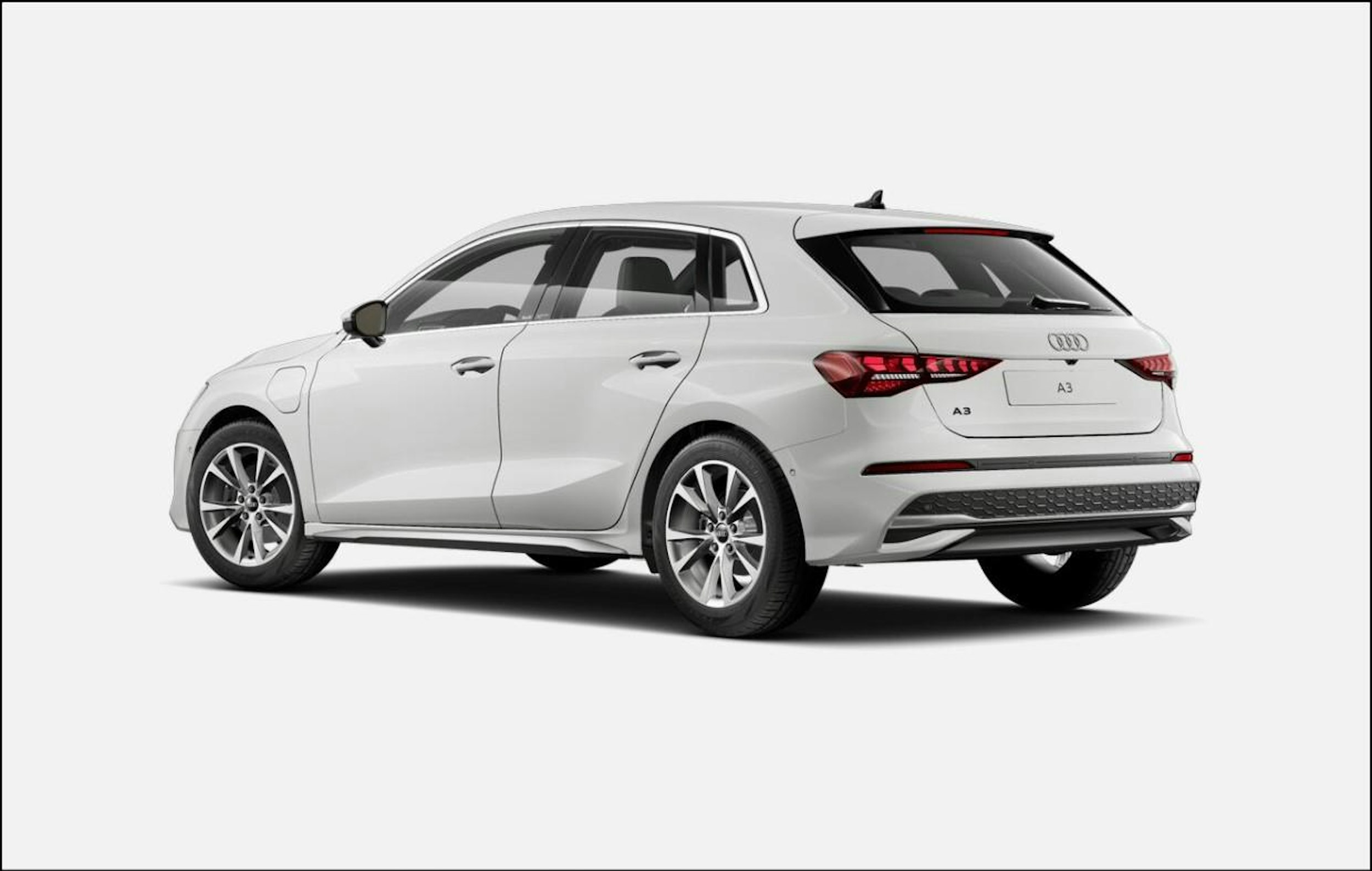 valkoinen Audi A3 2025 kuva 4.