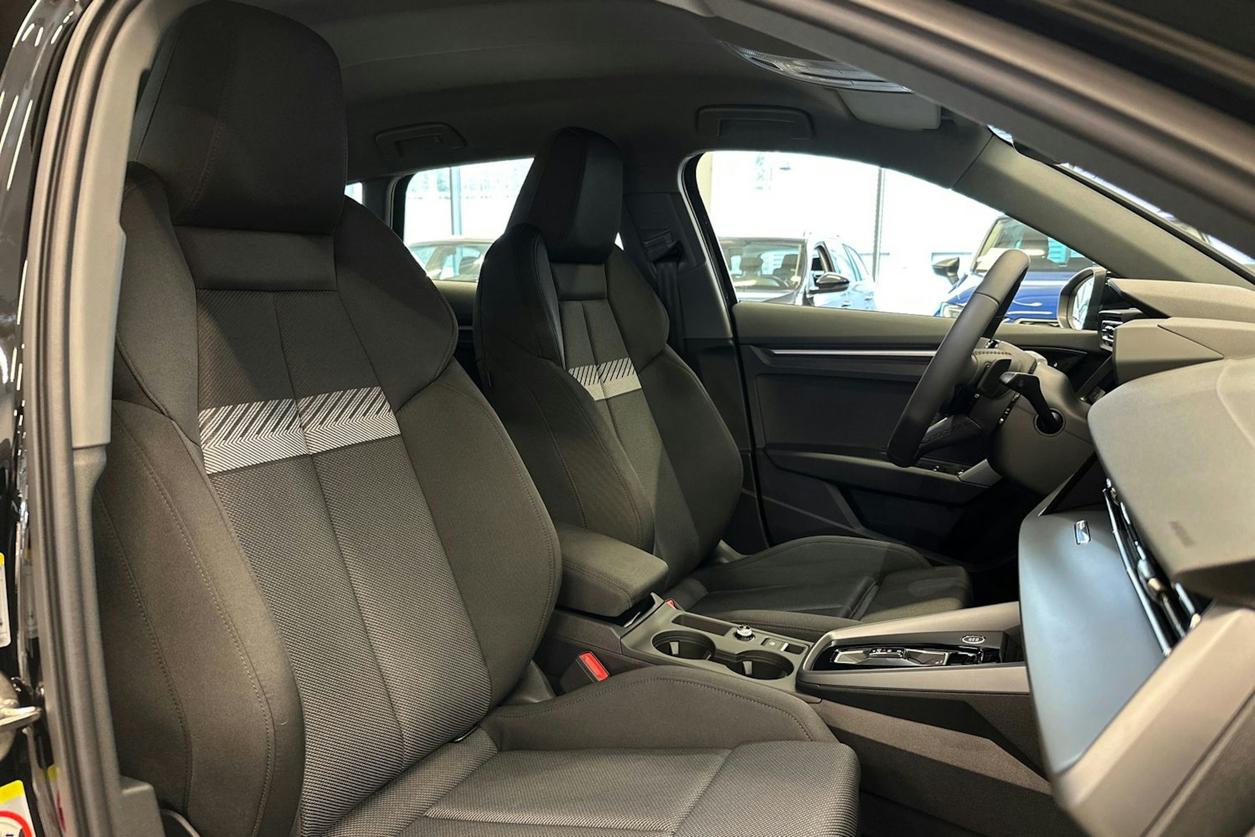 musta Audi A3 2025 kuva 13.