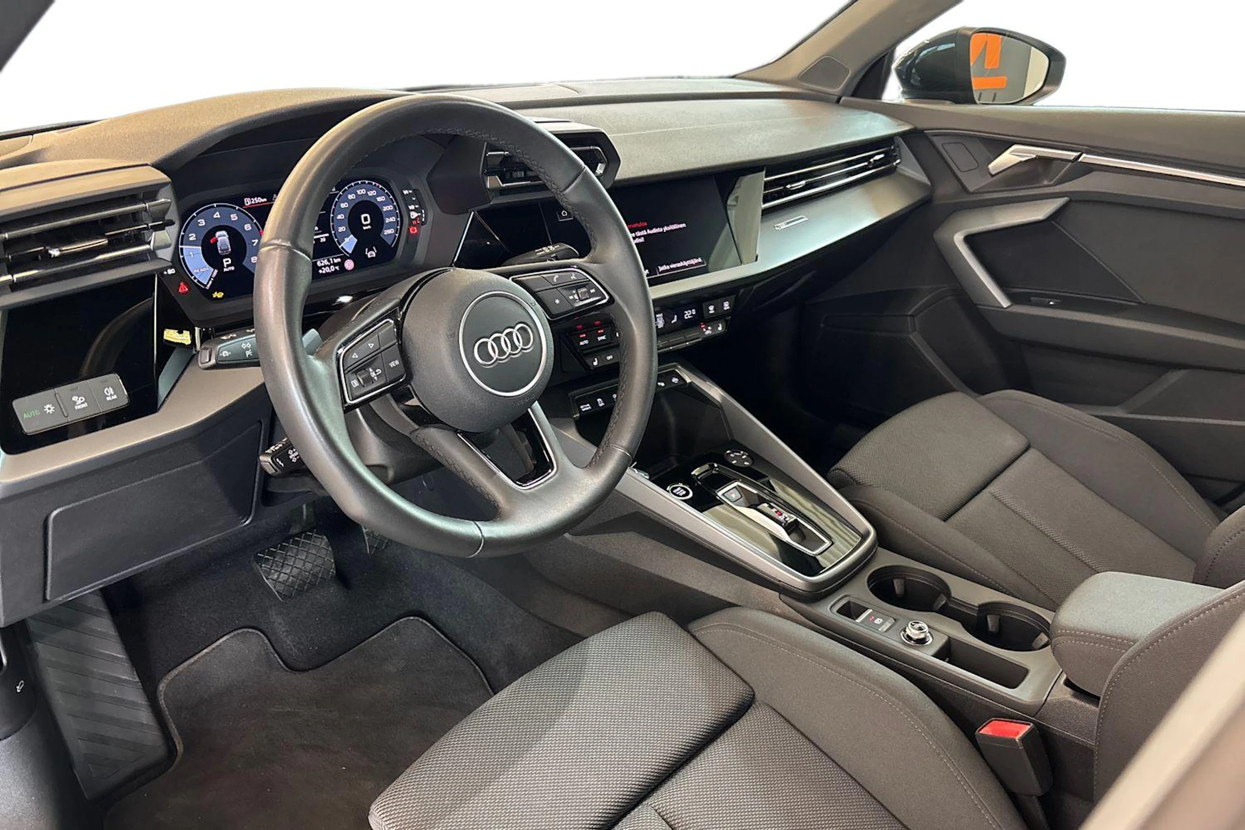 harmaa Audi A3 2025 kuva 6.