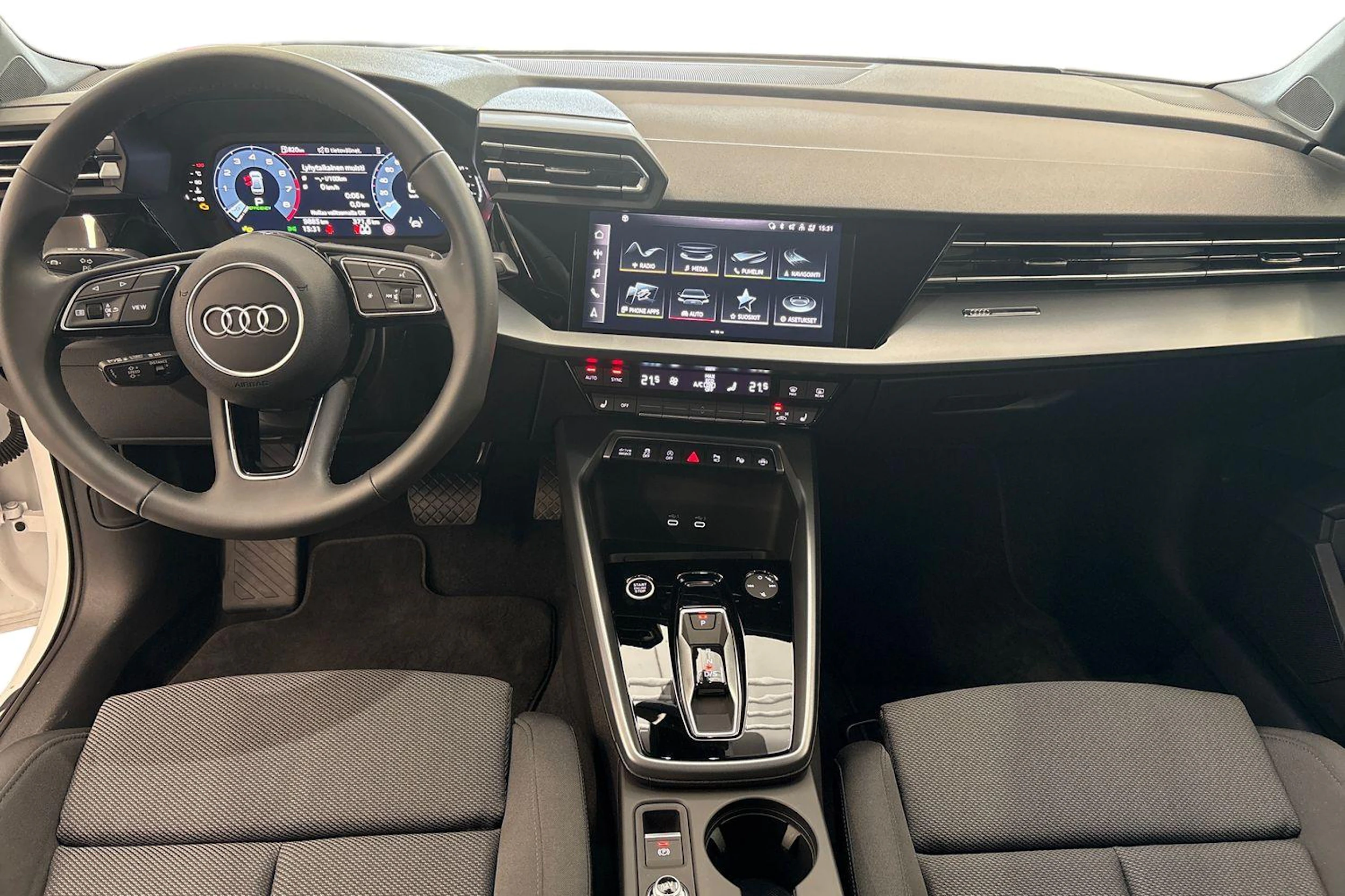 valkoinen Audi A3 2025 kuva 7.
