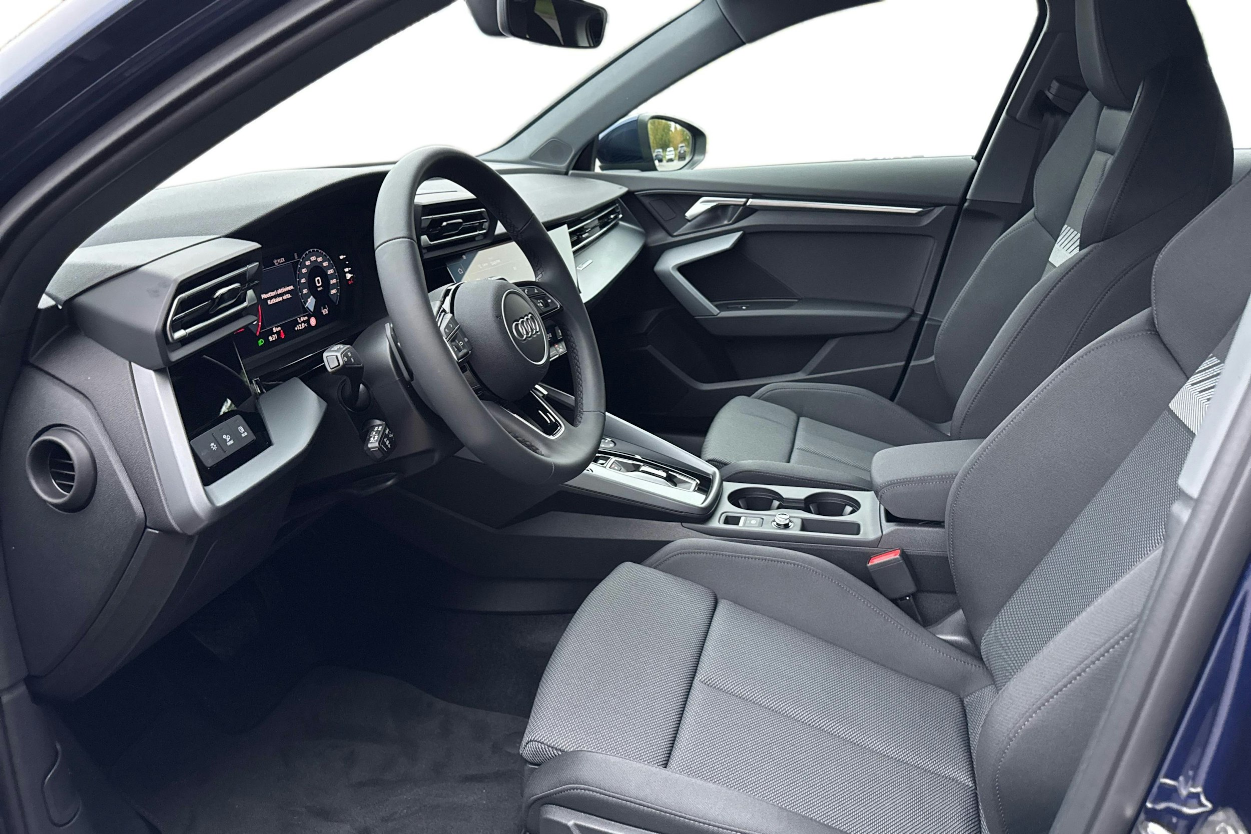 sininen Audi A3 2025 kuva 6.