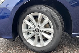 sininen Audi A3 2025 kuva 10.