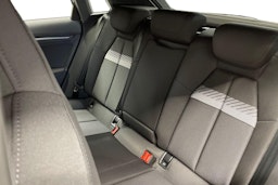 valkoinen Audi A3 2025 kuva 10.