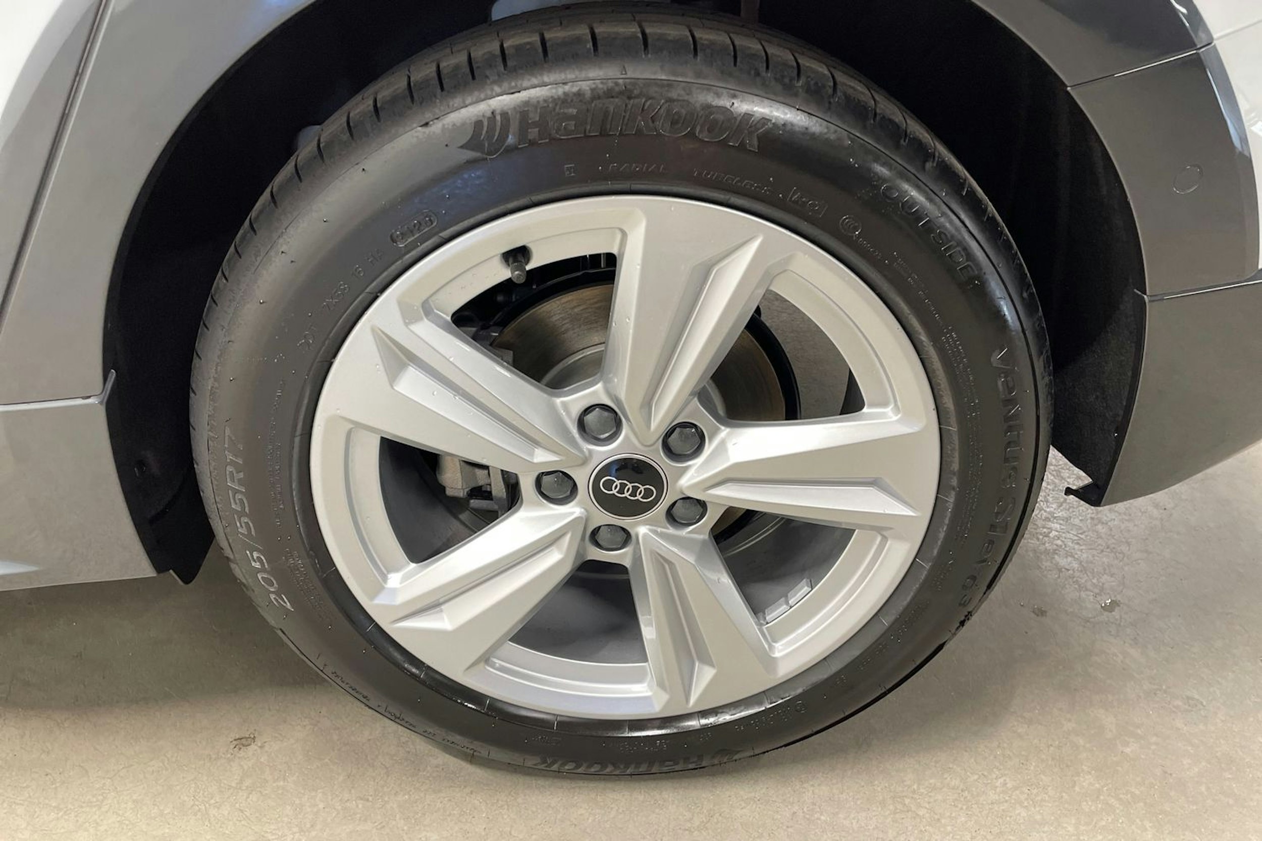 valkoinen Audi A3 2025 kuva 13.