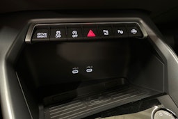 valkoinen Audi A3 2025 kuva 16.