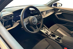 sininen Audi A3 2025 kuva 3.