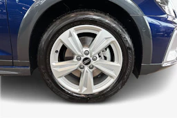 sininen Audi A3 2025 kuva 9.