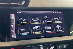 sininen Audi A3 2025 kuva 32.