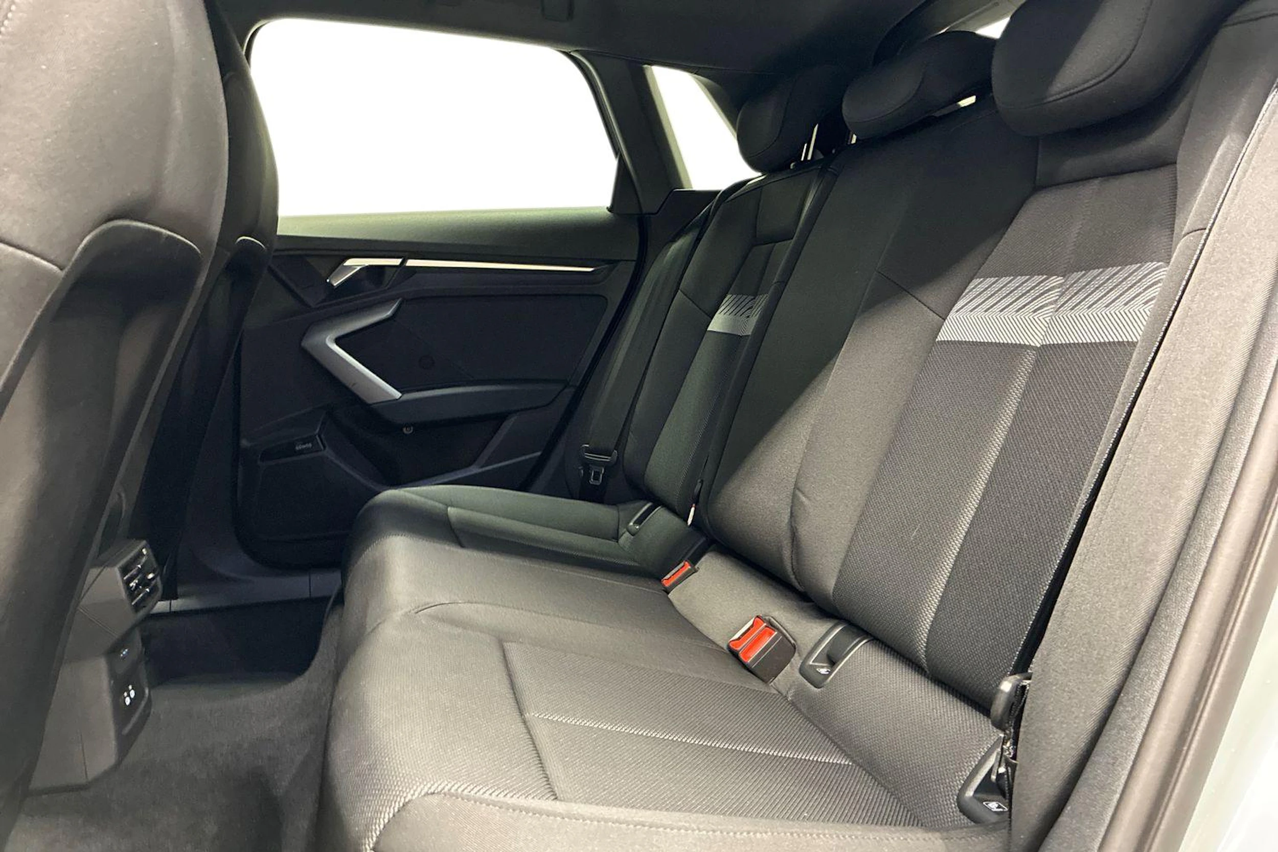 Harmaa Audi A3 2025 kuva 8.