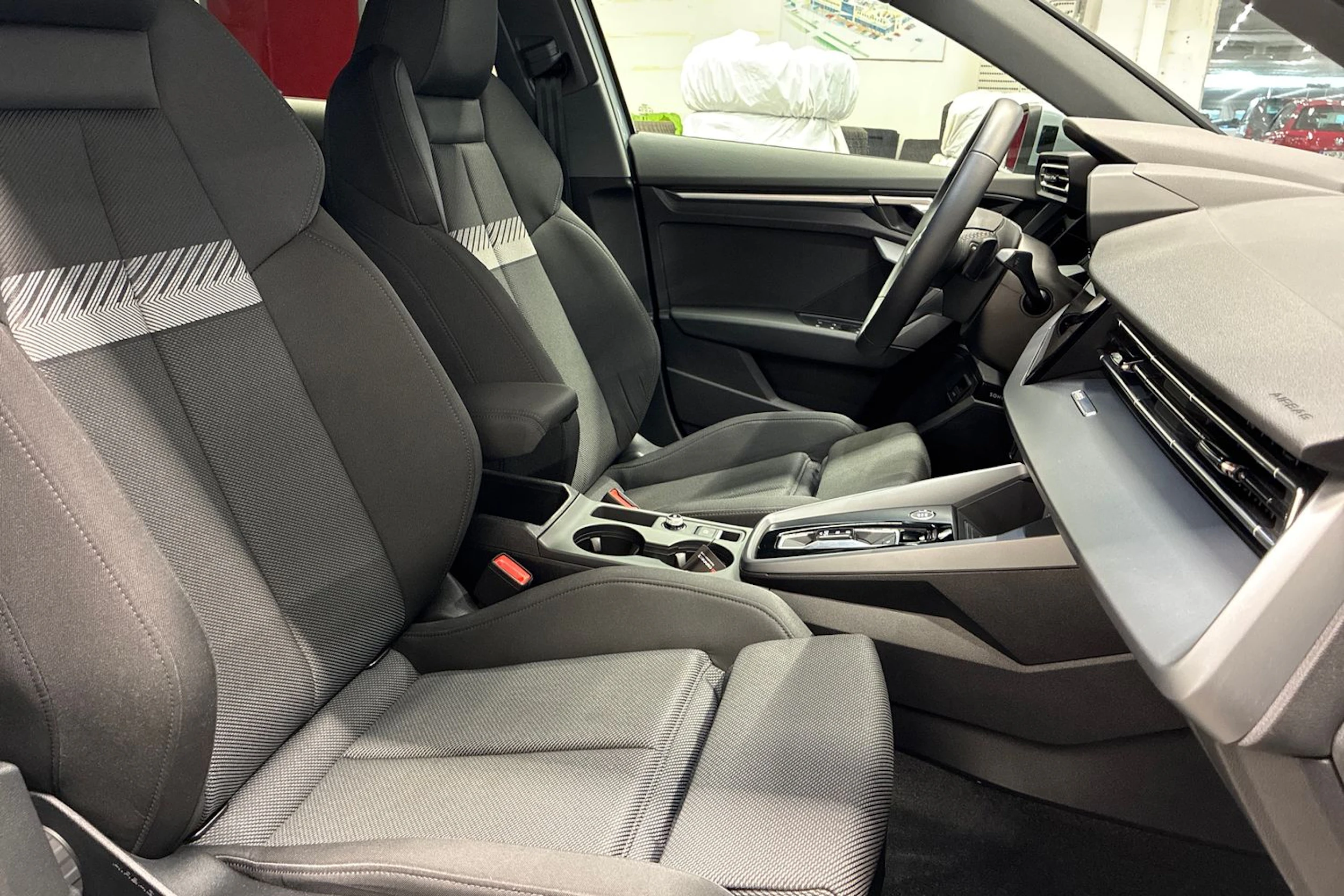 Harmaa Audi A3 2025 kuva 30.