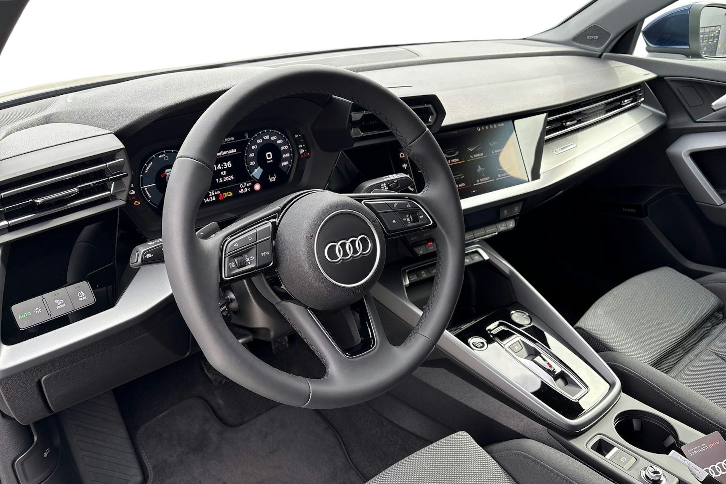 sininen Audi A3 2025 kuva 6.