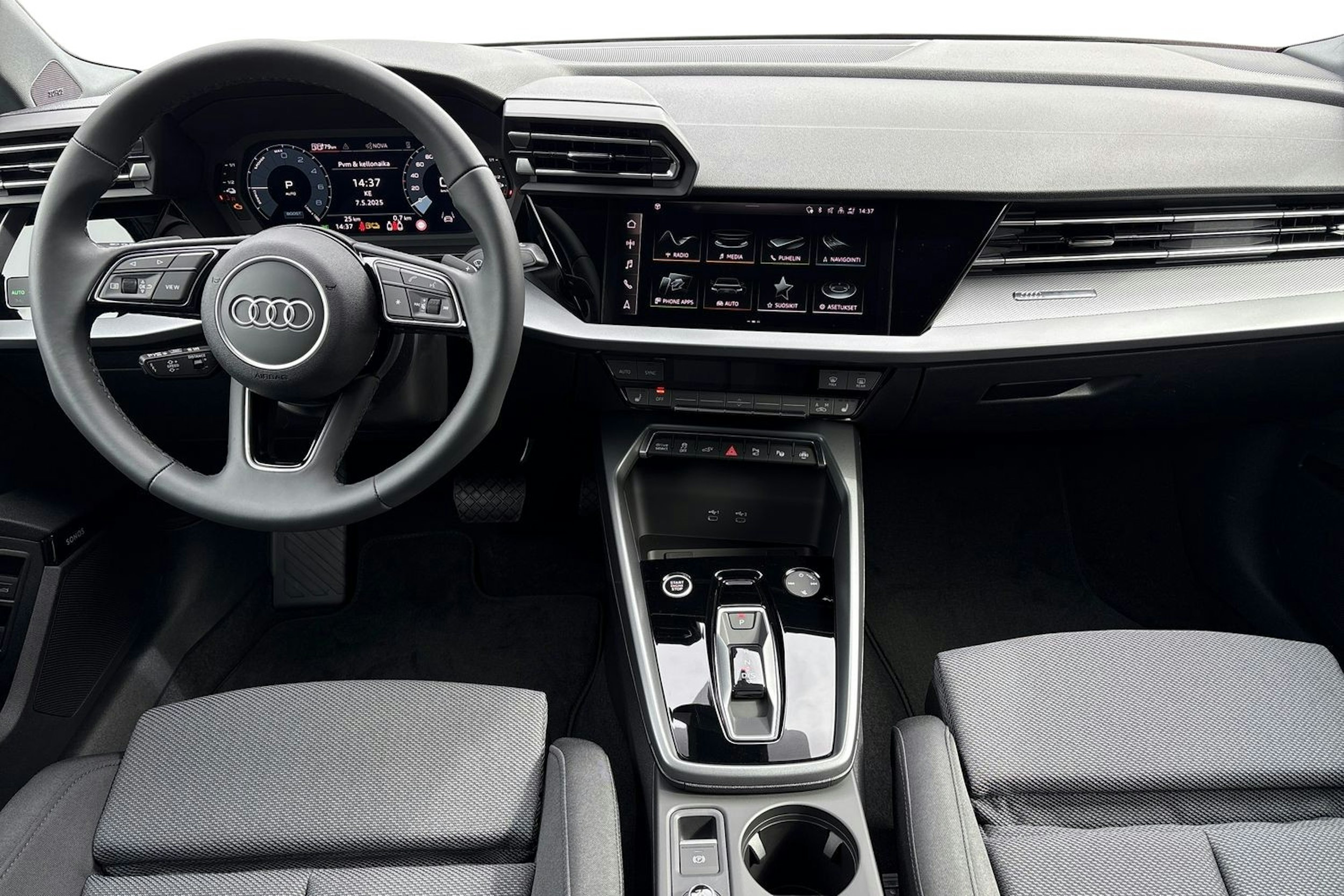 sininen Audi A3 2025 kuva 7.