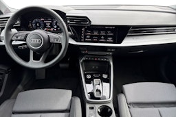sininen Audi A3 2025 kuva 7.