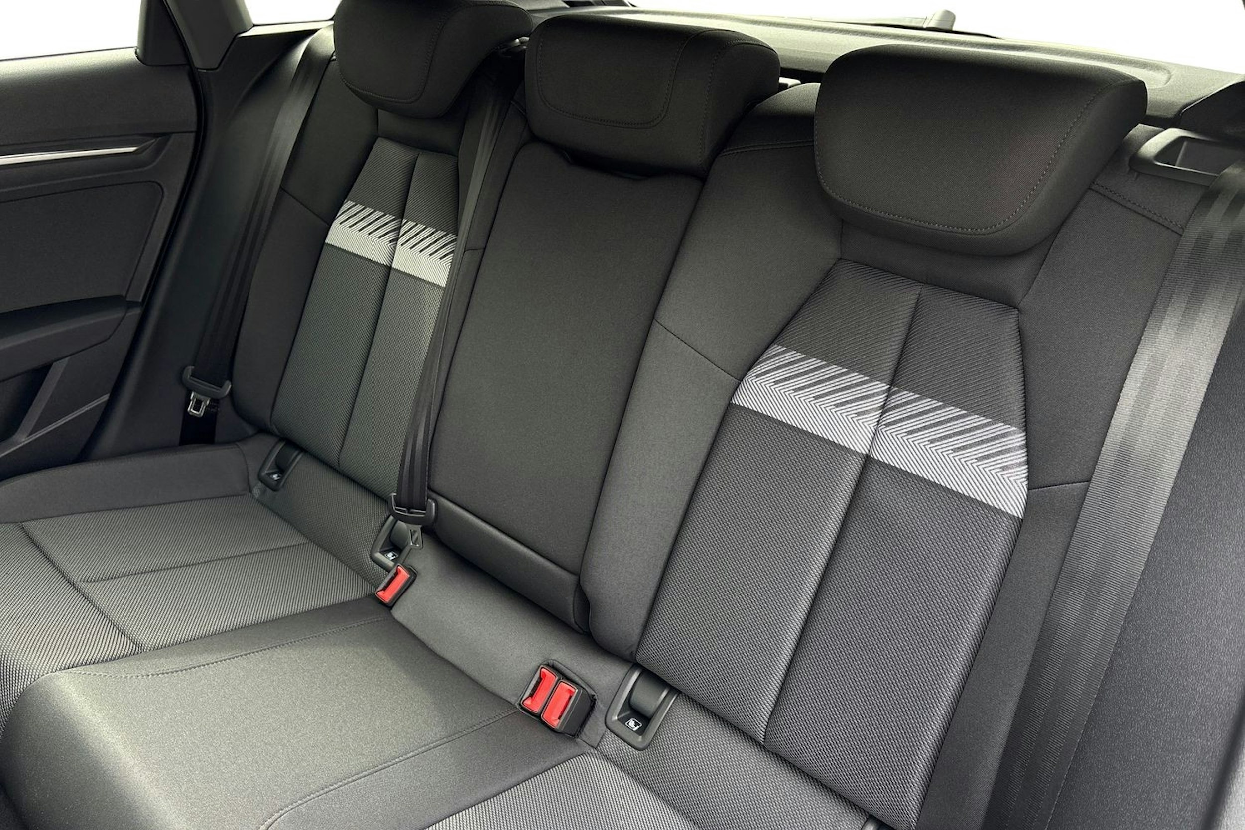 sininen Audi A3 2025 kuva 8.