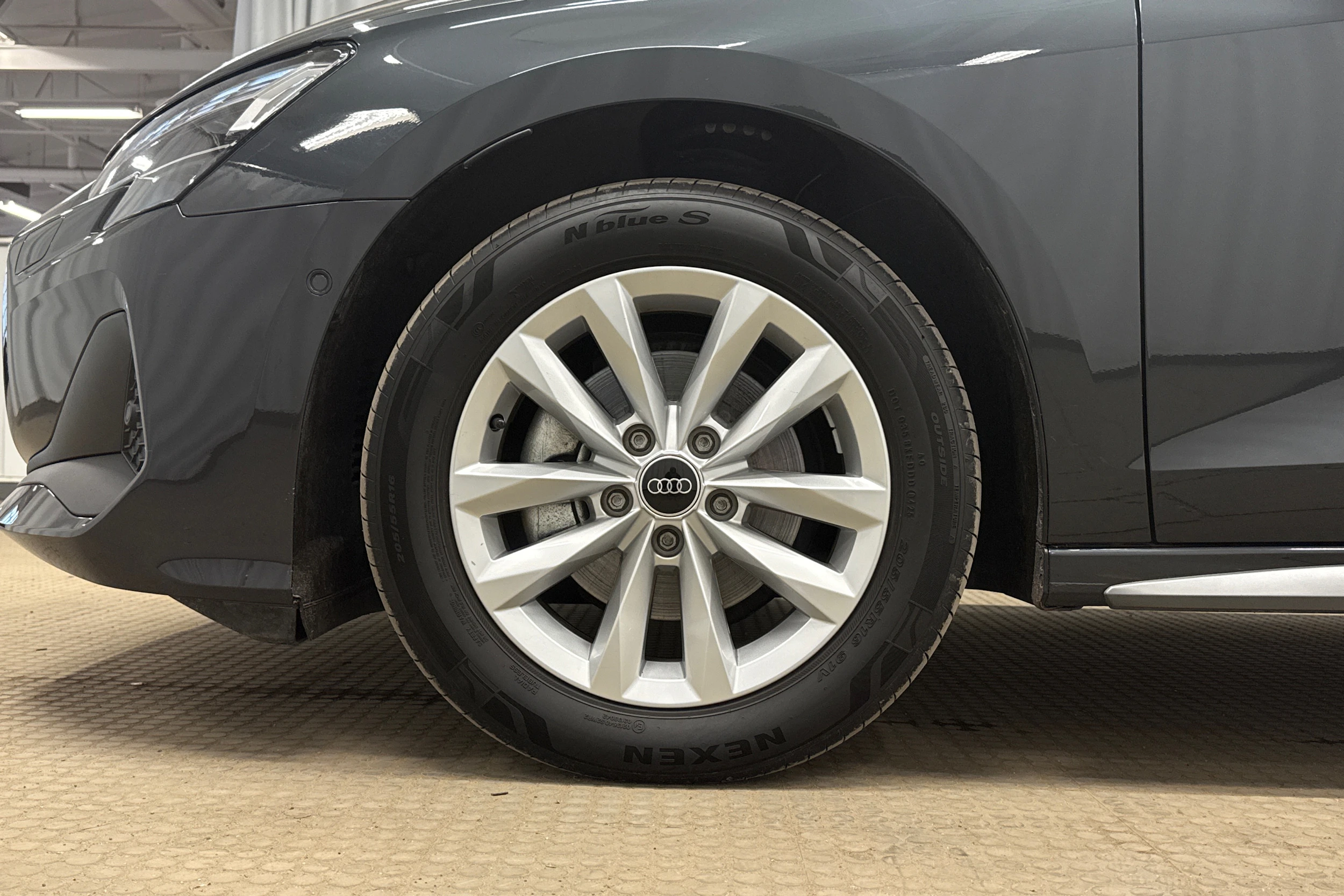 harmaa Audi A3 2025 kuva 13.