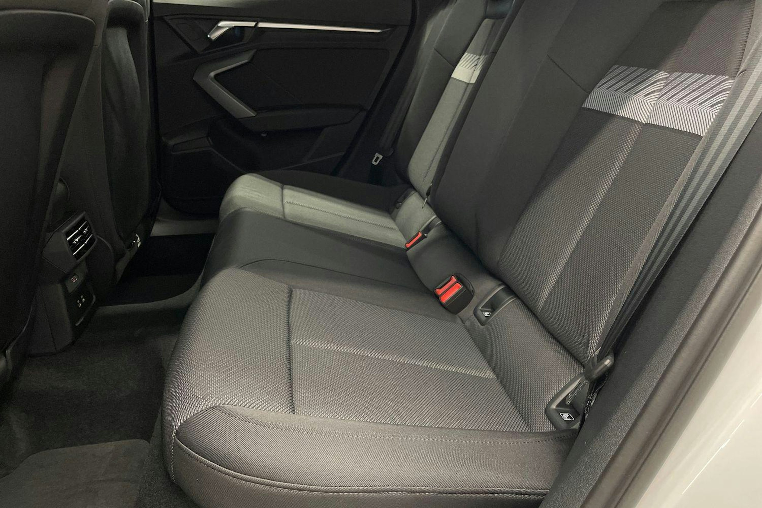 valkoinen Audi A3 2025 kuva 8.