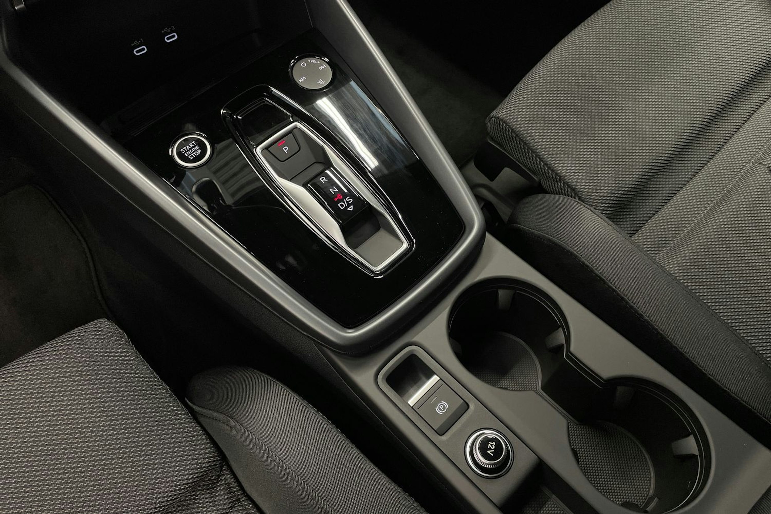 valkoinen Audi A3 2025 kuva 16.