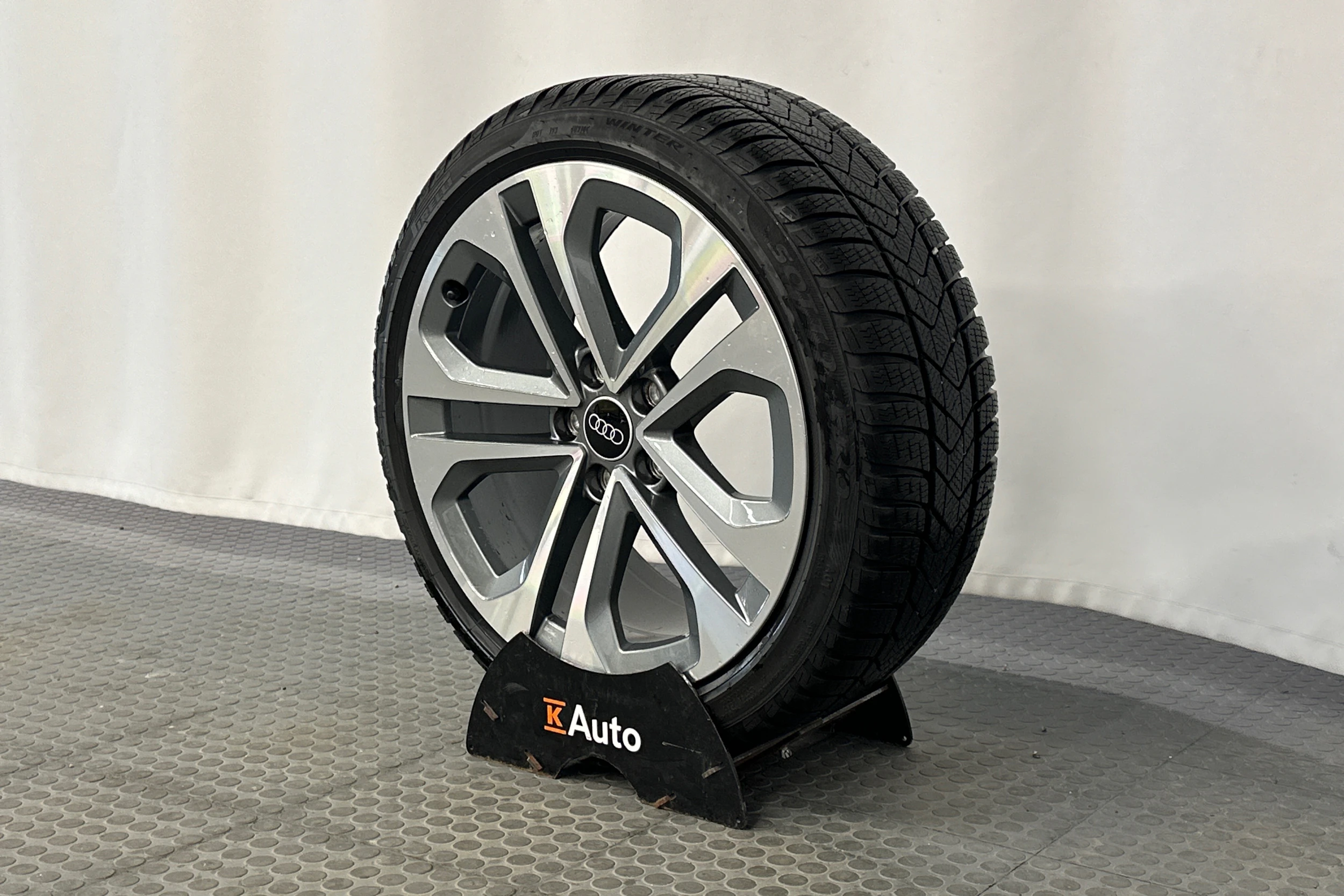 keltainen Audi A3 2026 kuva 10.