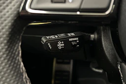 keltainen Audi A3 2026 kuva 17.
