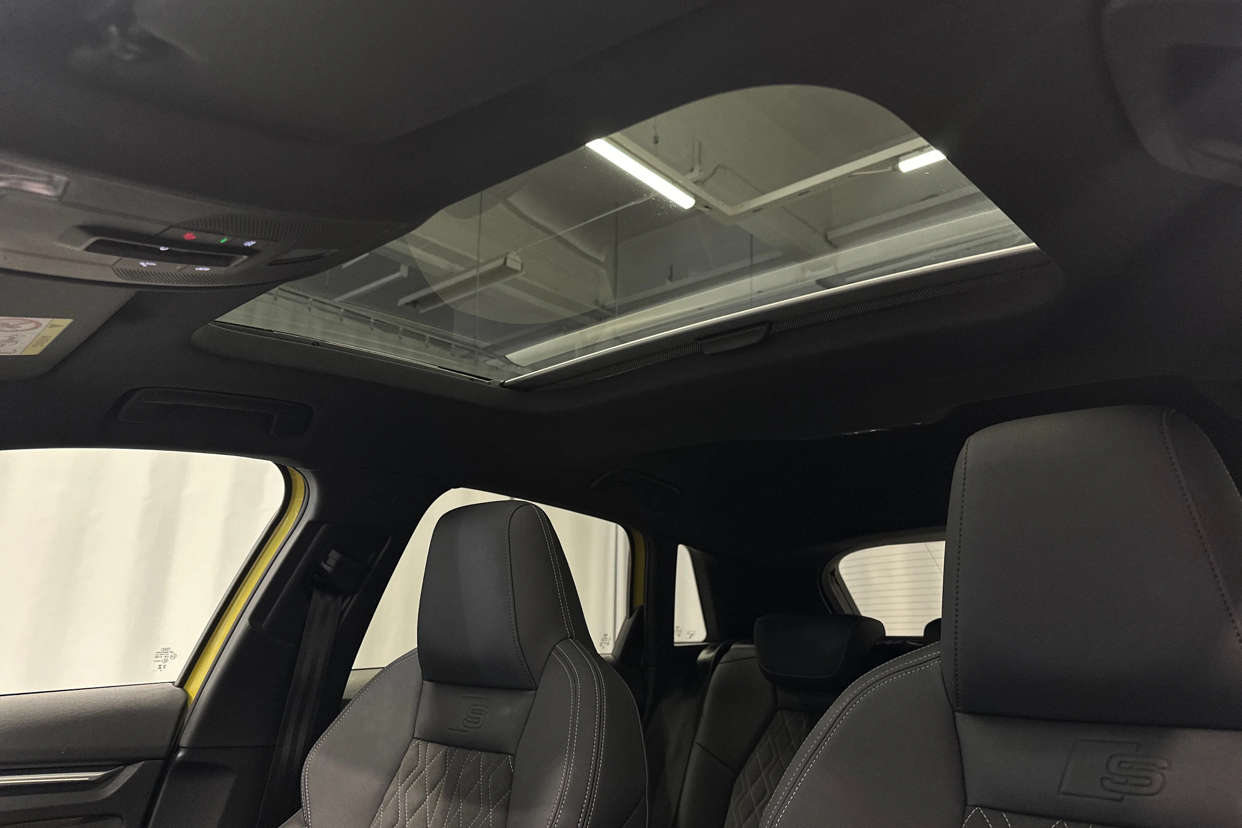 keltainen Audi A3 2026 kuva 30.