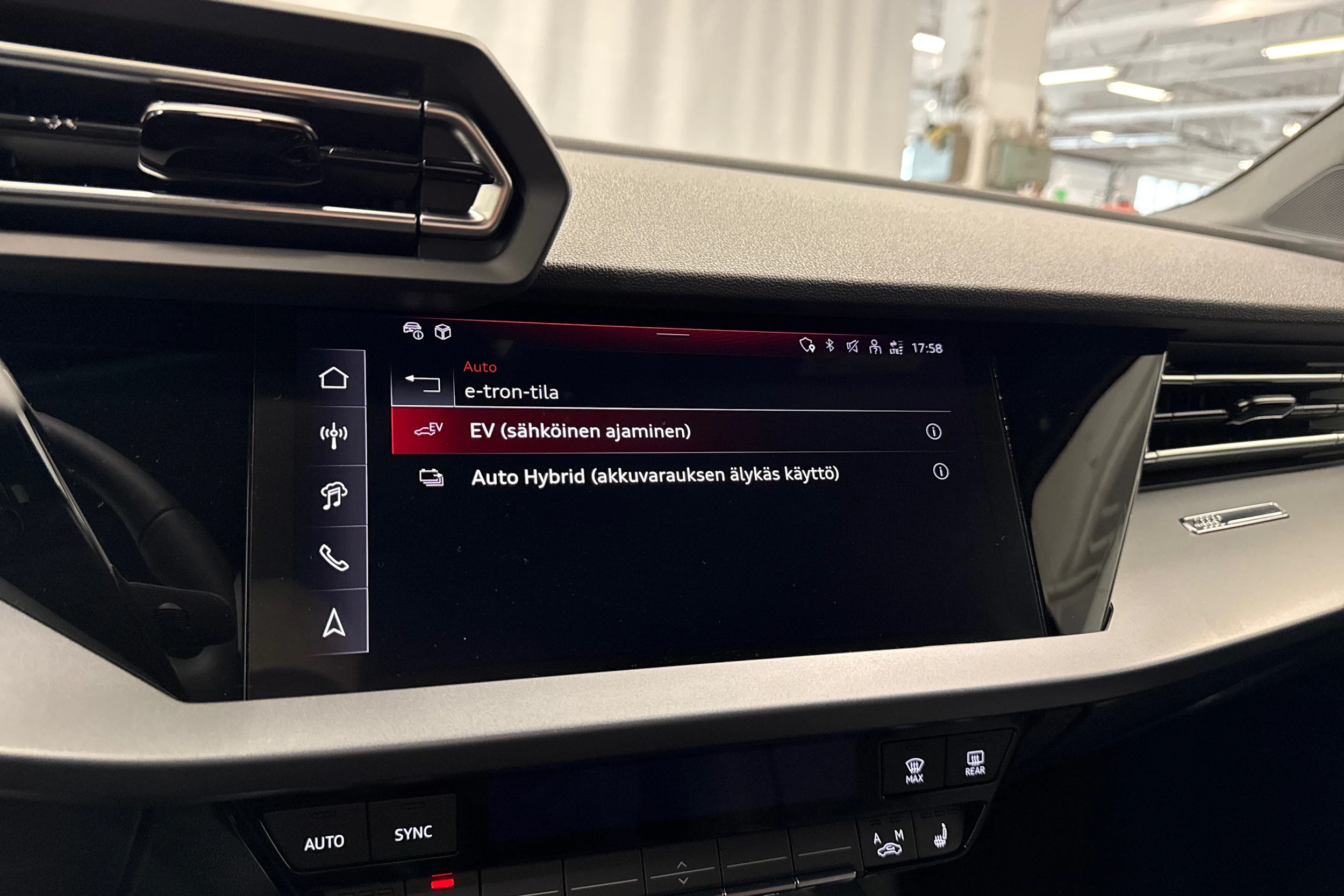 musta Audi A3 2026 kuva 18.