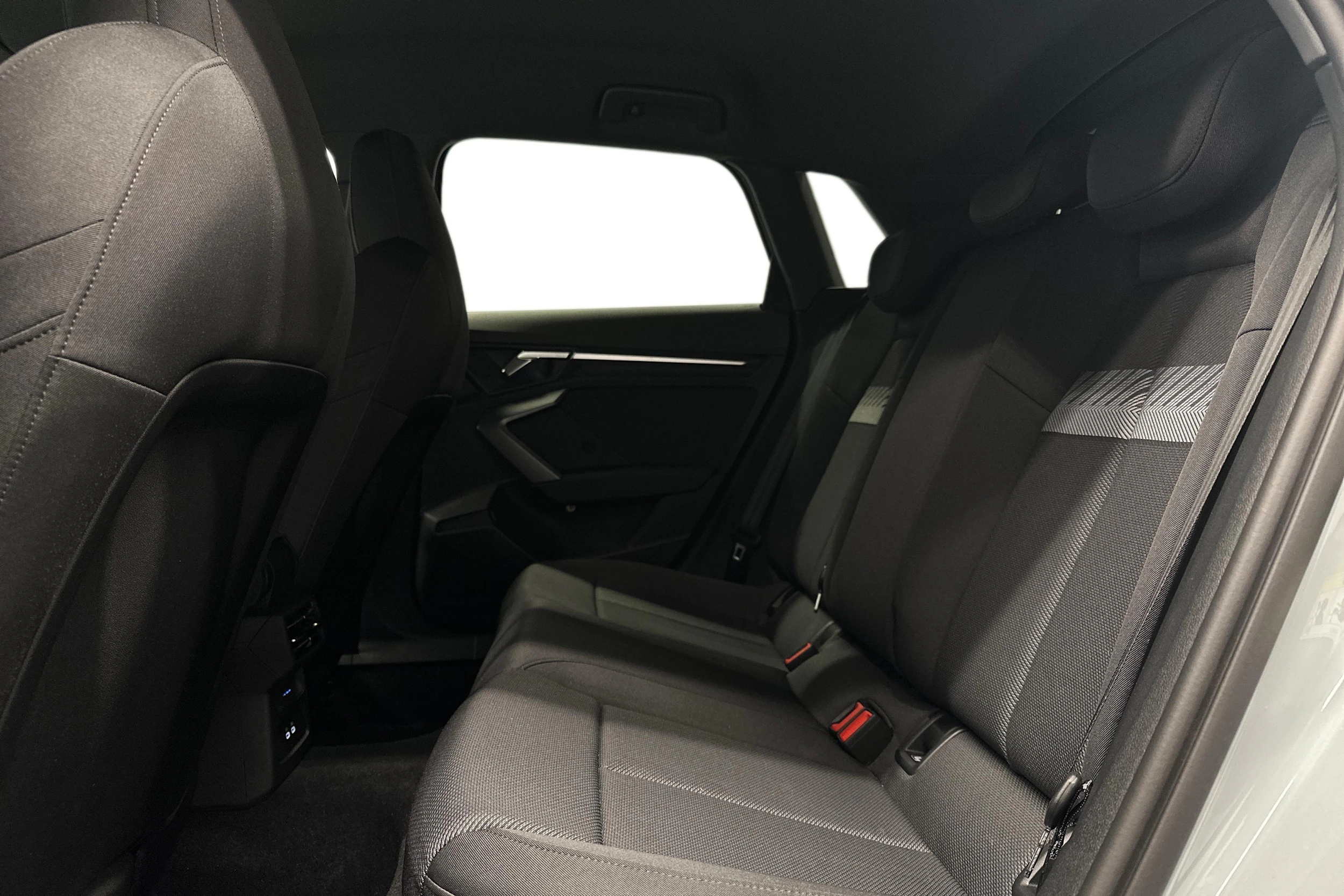 harmaa Audi A3 2026 kuva 8.