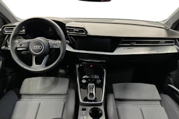 harmaa Audi A3 2026 kuva 7.