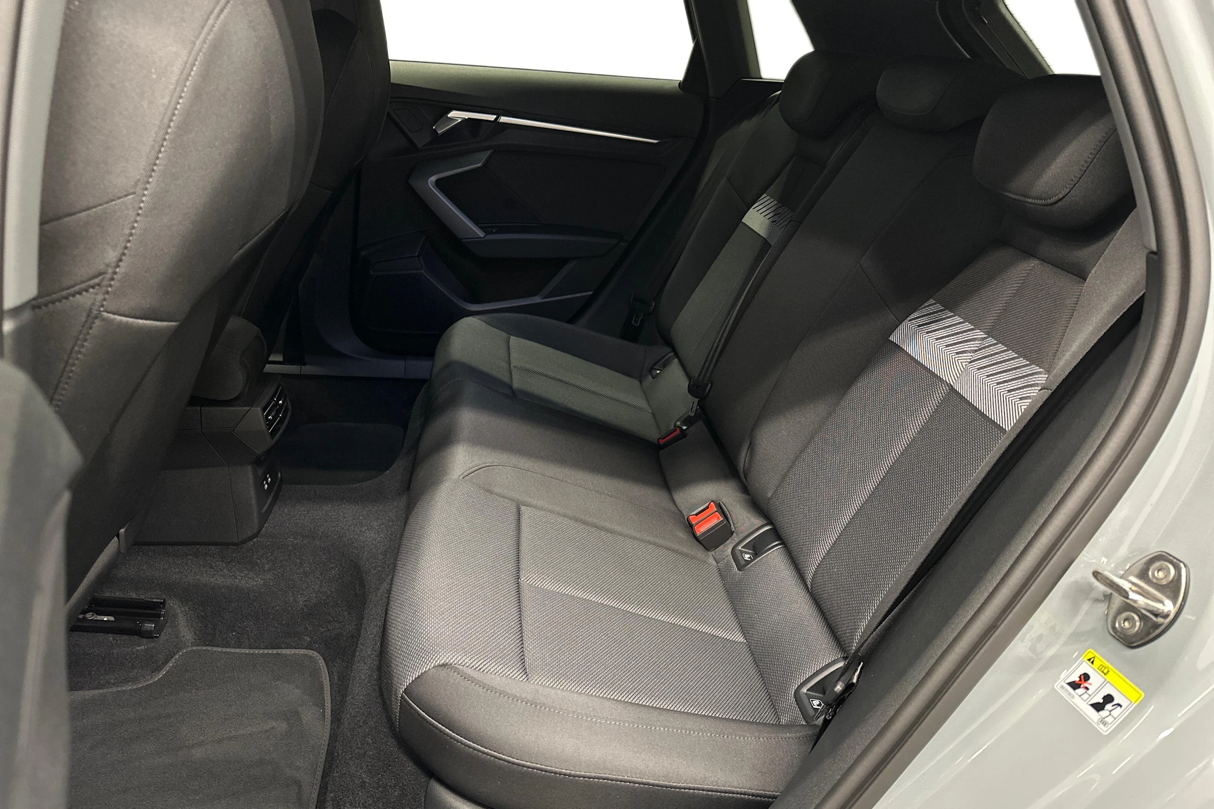 harmaa Audi A3 2026 kuva 8.