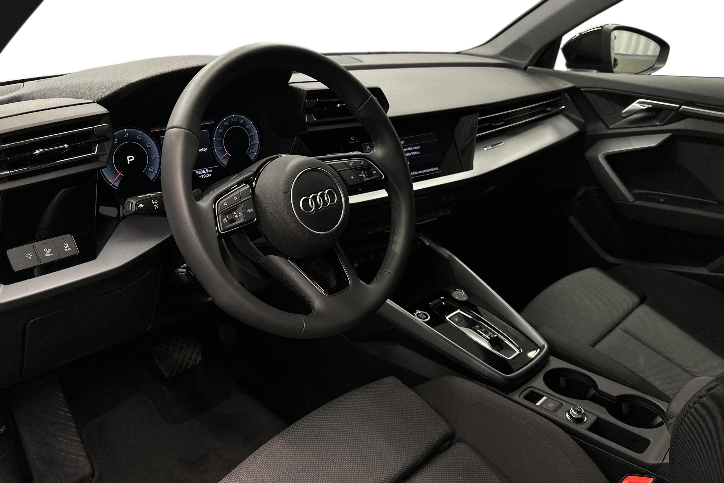 musta Audi A3 2026 kuva 6.