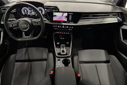 punainen Audi A3 2026 kuva 7.