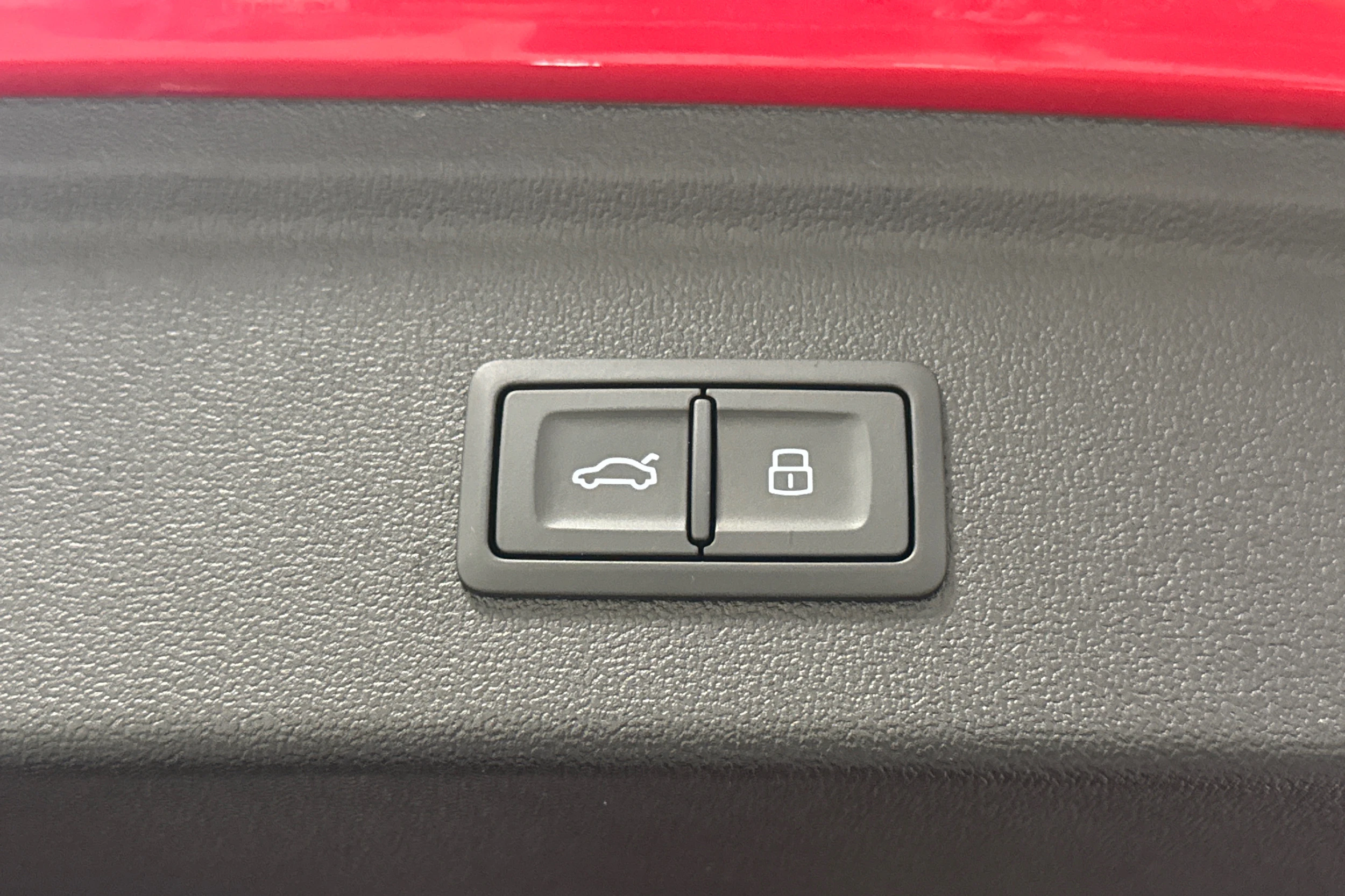 punainen Audi A3 2026 kuva 12.