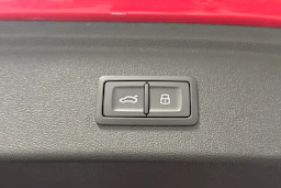 punainen Audi A3 2026 kuva 12.
