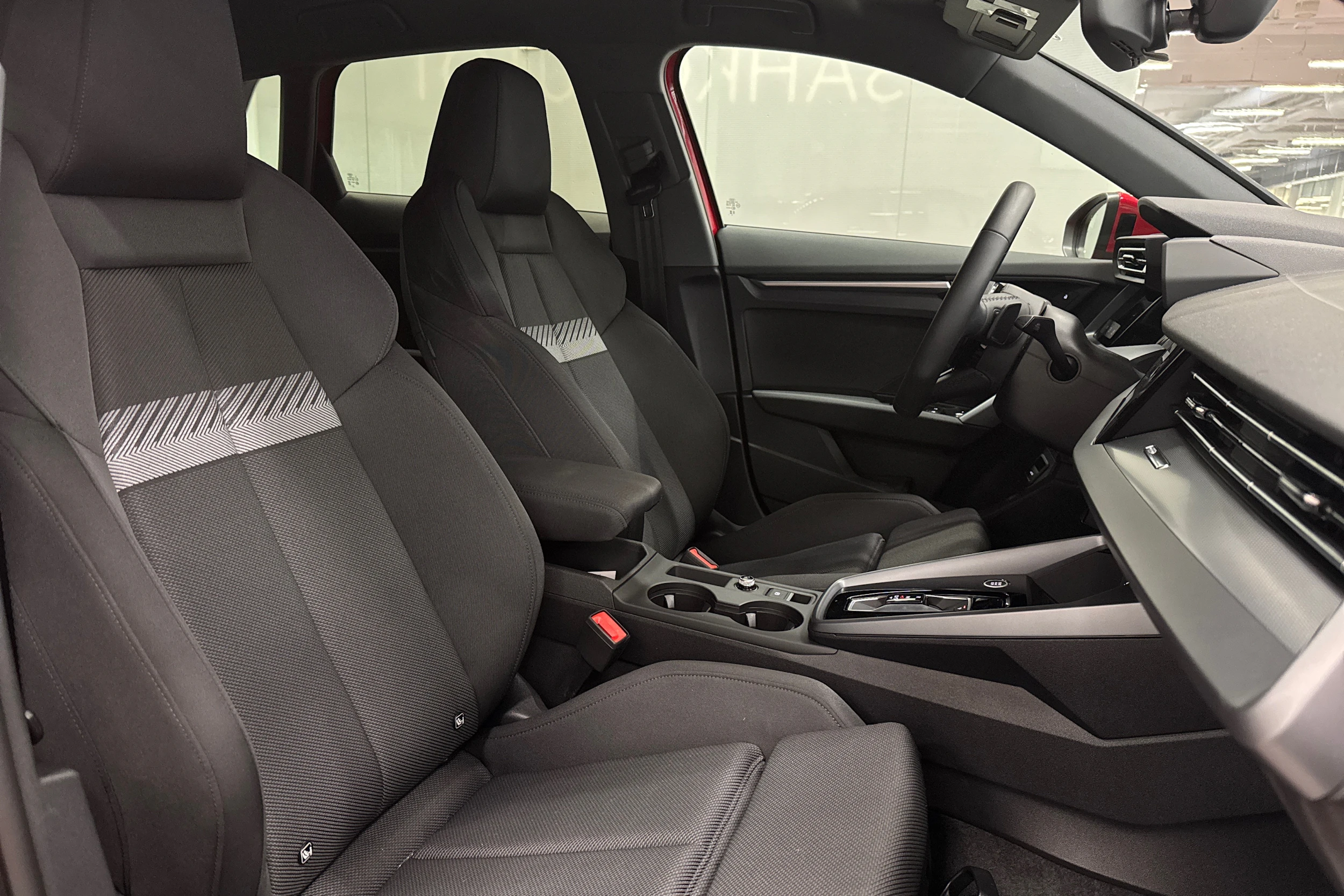 punainen Audi A3 2026 kuva 15.