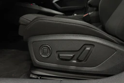 punainen Audi A3 2026 kuva 16.