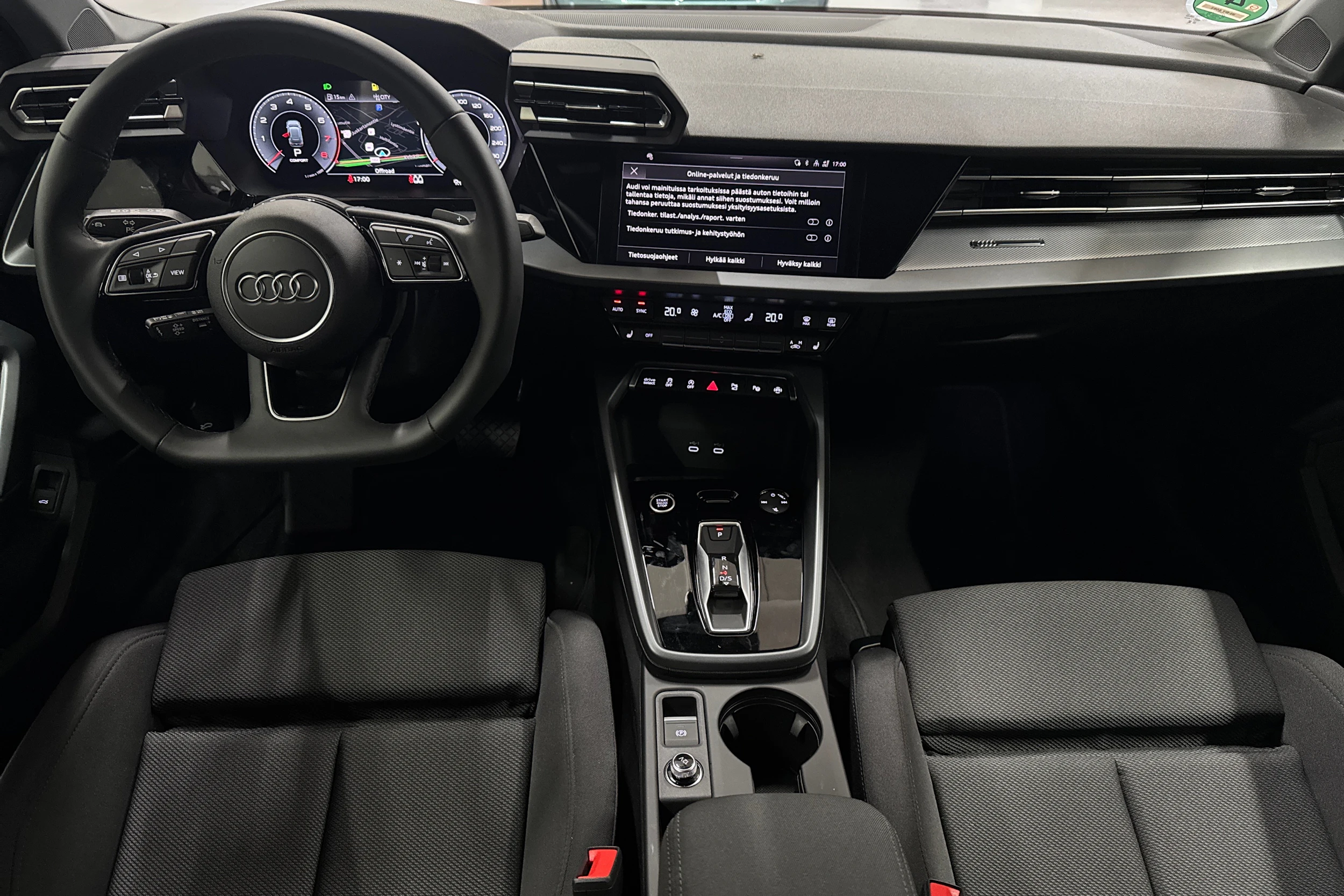 punainen Audi A3 2026 kuva 17.