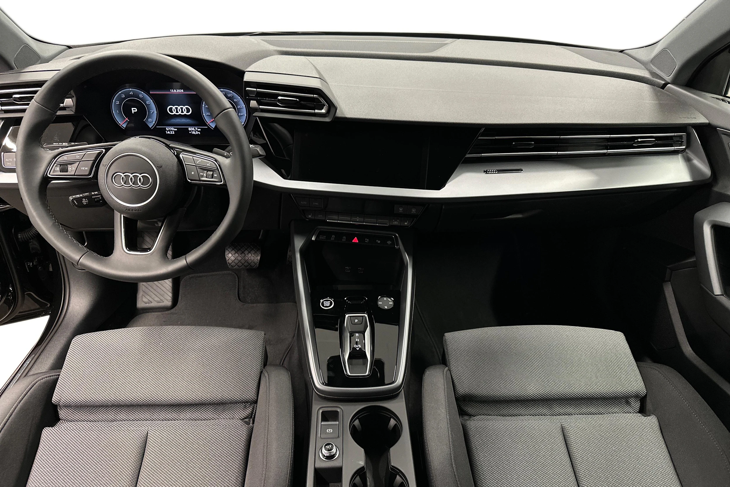 musta Audi A3 2026 kuva 7.