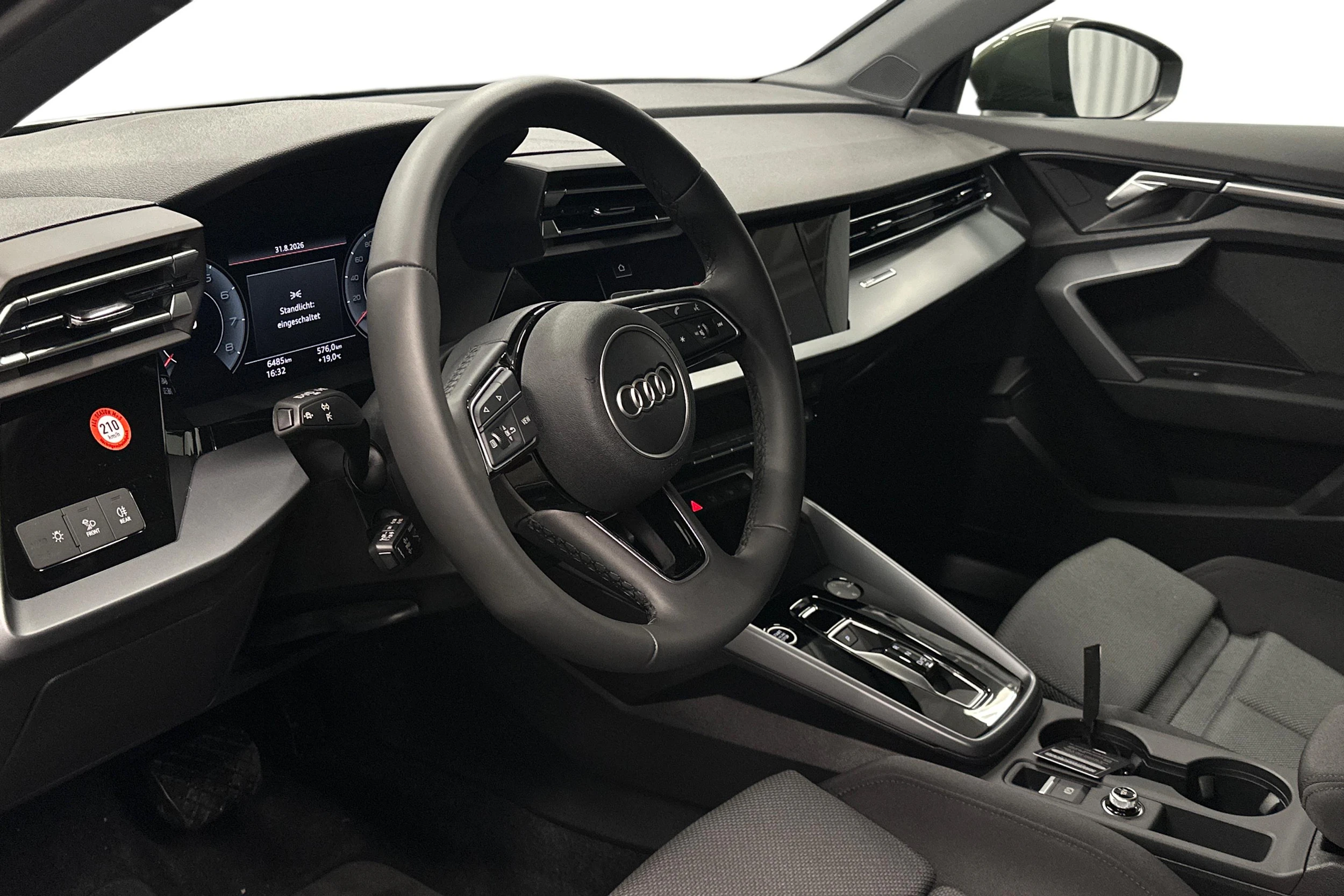 vihreä Audi A3 2026 kuva 6.