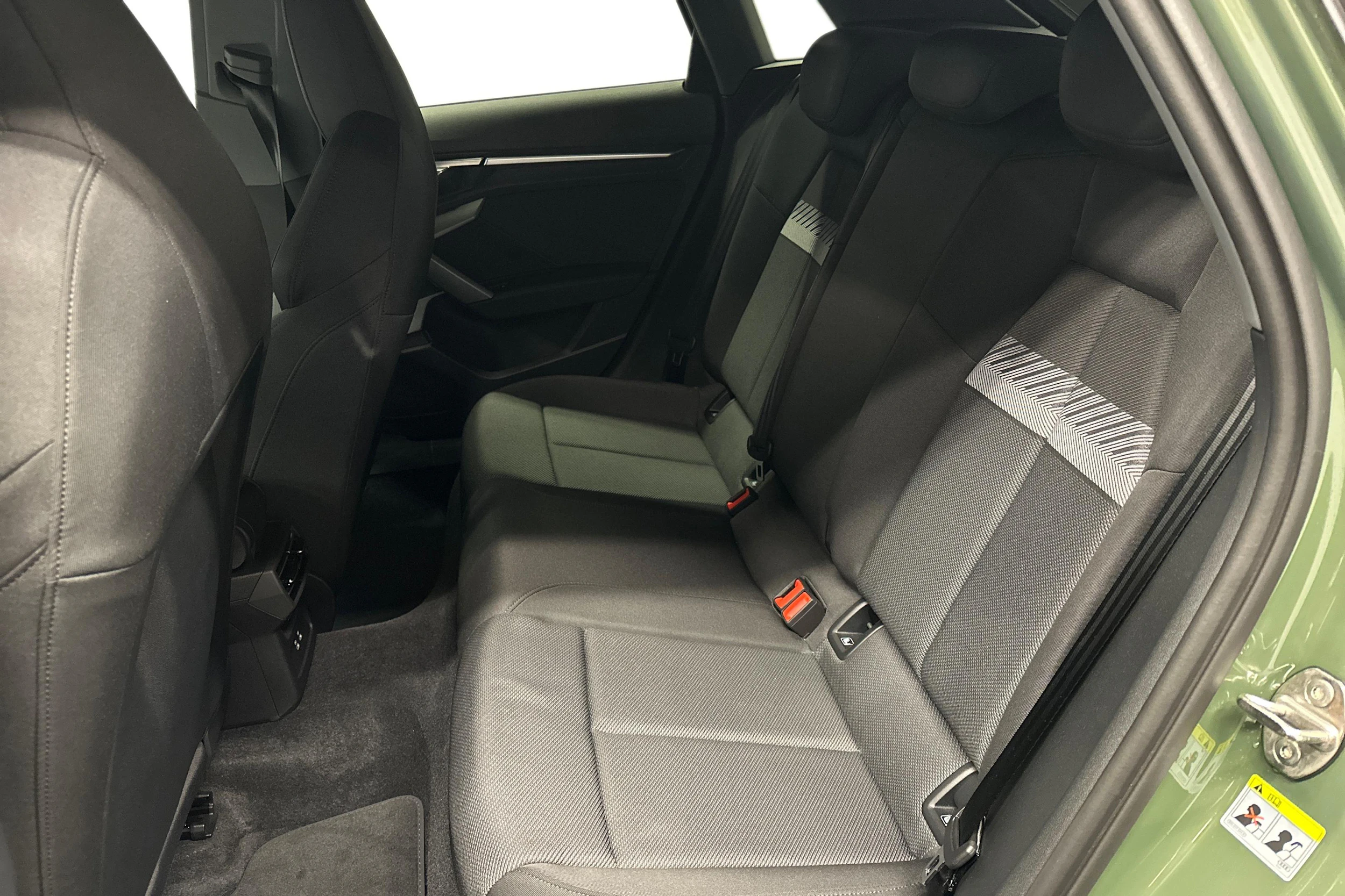 vihreä Audi A3 2026 kuva 8.