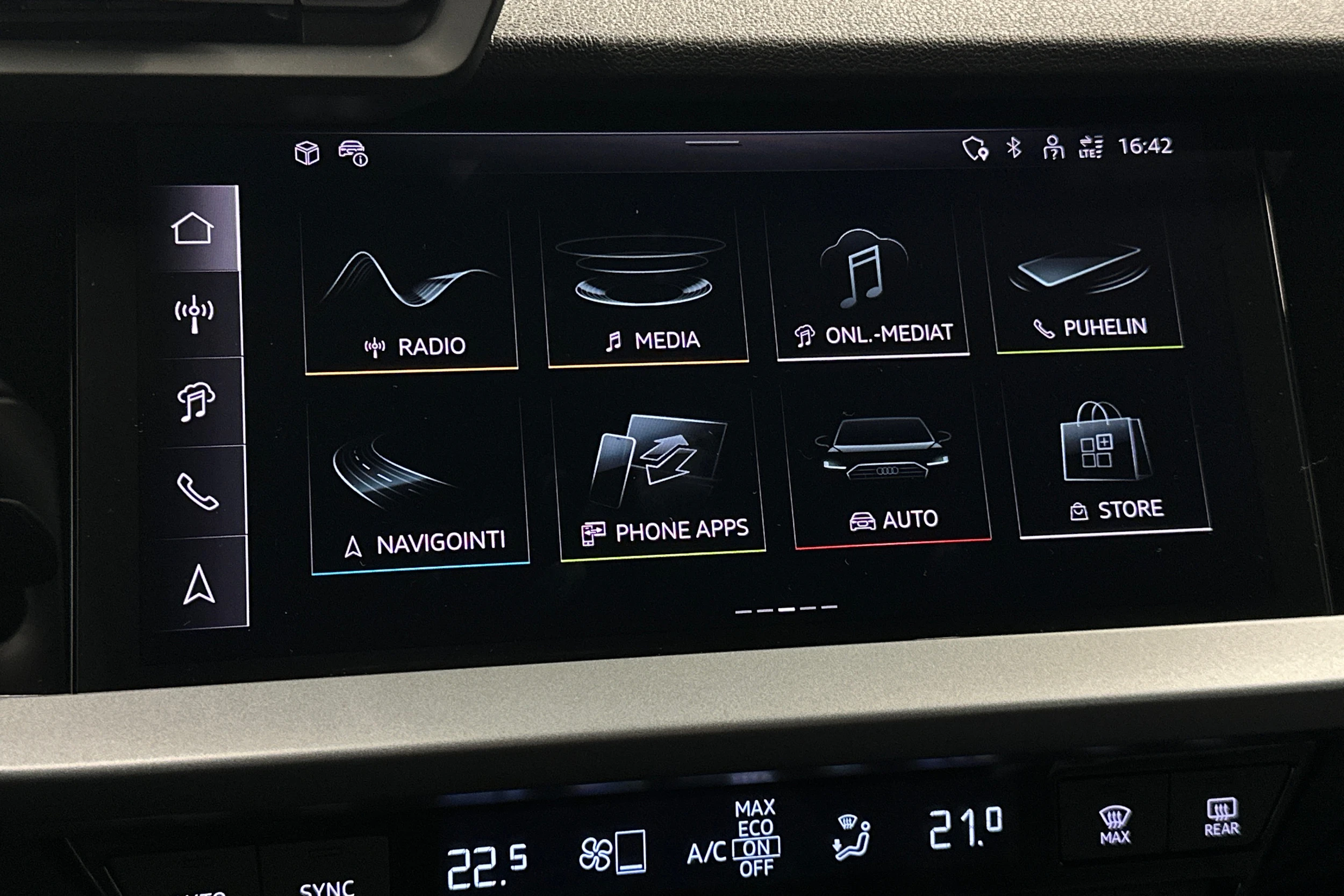 vihreä Audi A3 2026 kuva 17.
