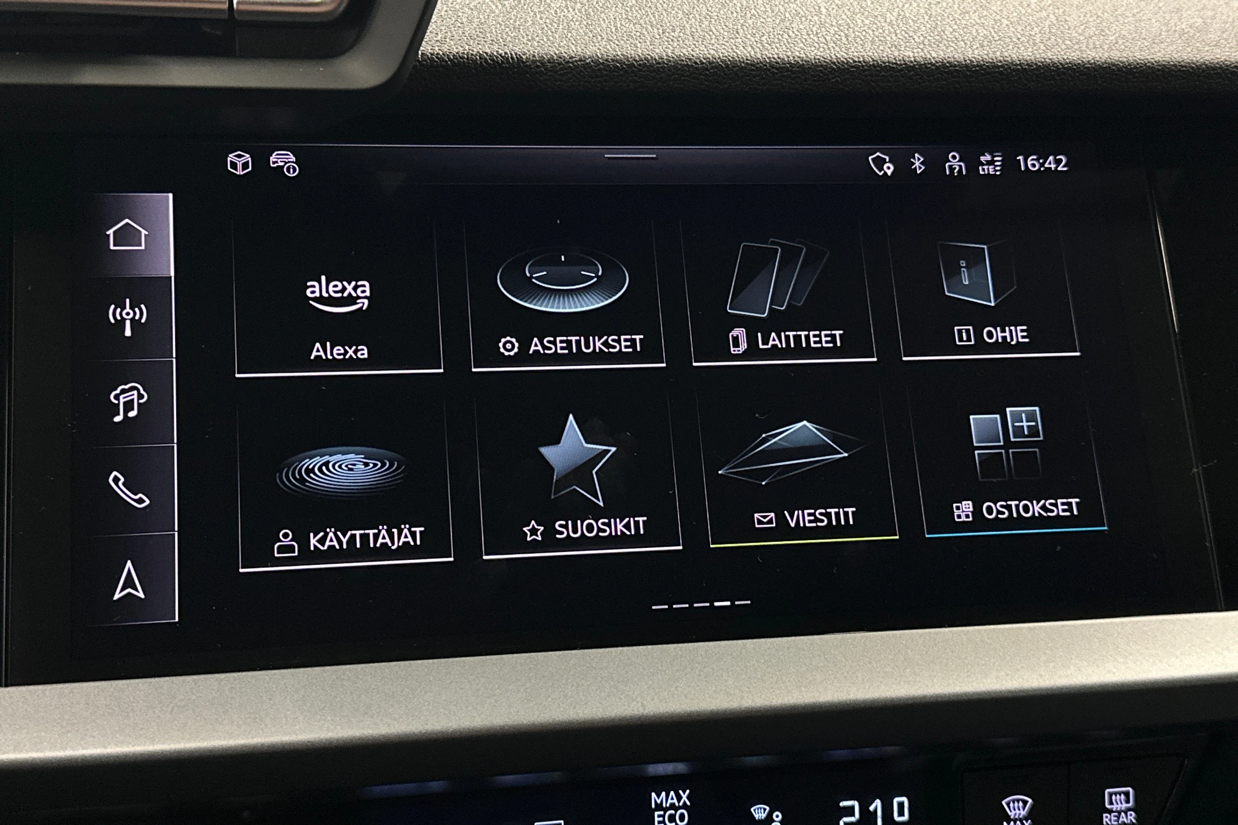 vihreä Audi A3 2026 kuva 18.