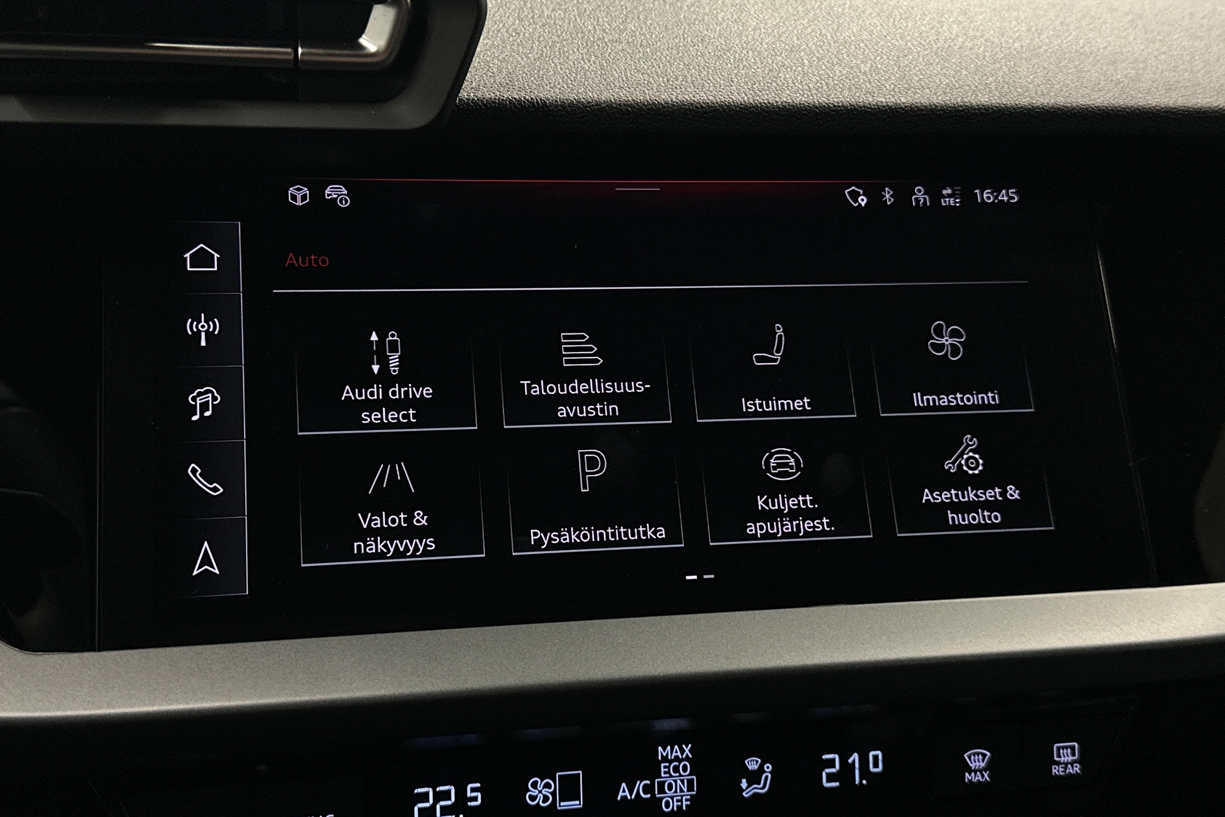 vihreä Audi A3 2026 kuva 25.
