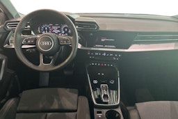 musta Audi A3 2026 kuva 7.