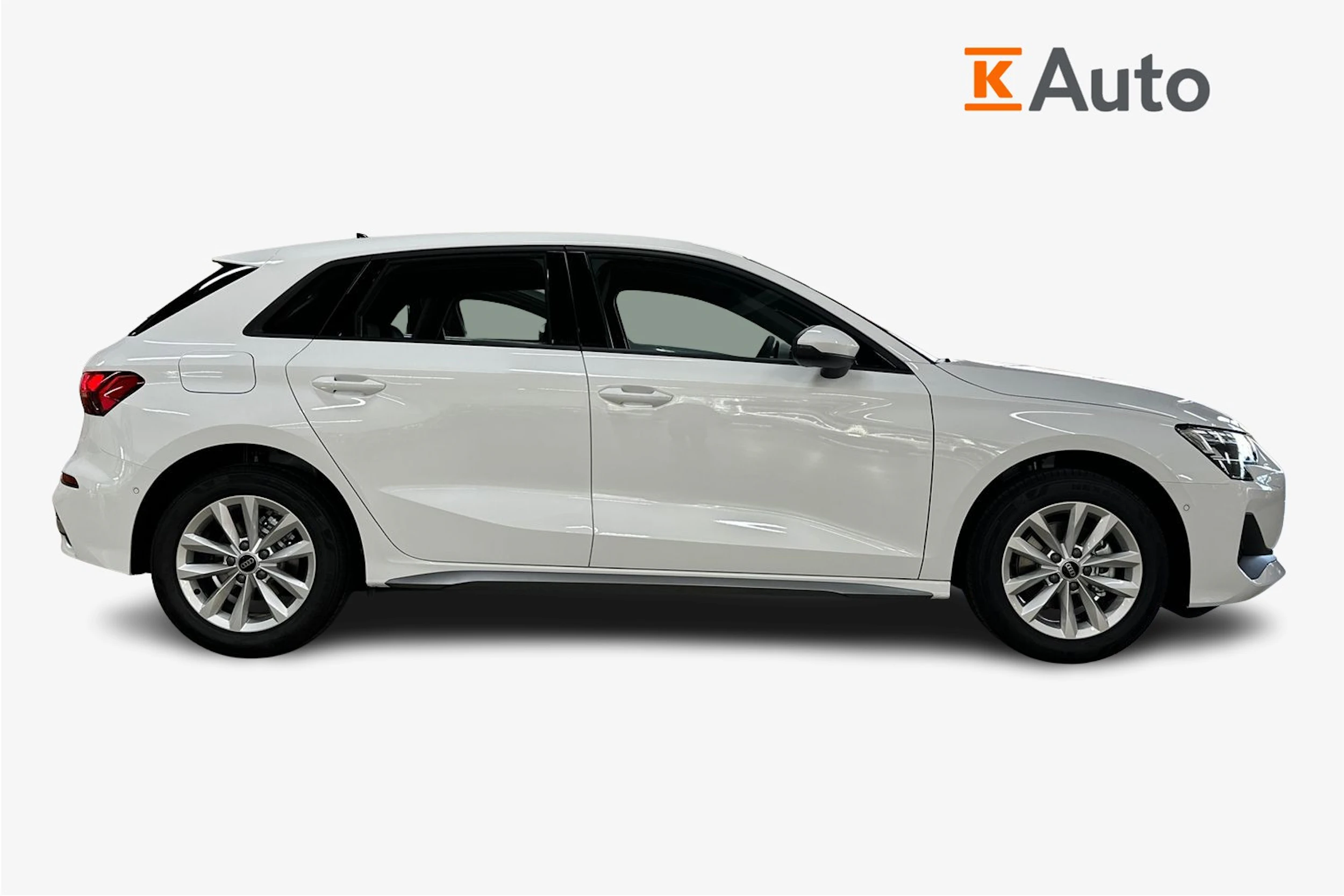 valkoinen Audi A3 2026 kuva 5.