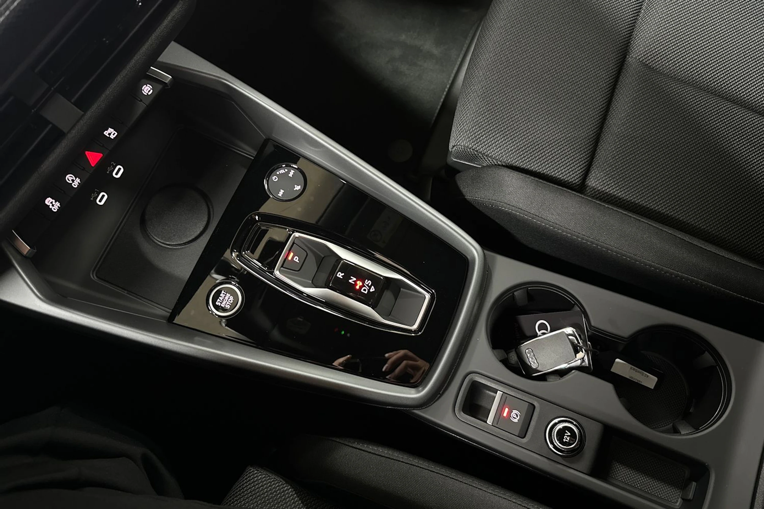 valkoinen Audi A3 2026 kuva 13.