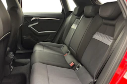 met. punainen Audi A3 2026 kuva 8.